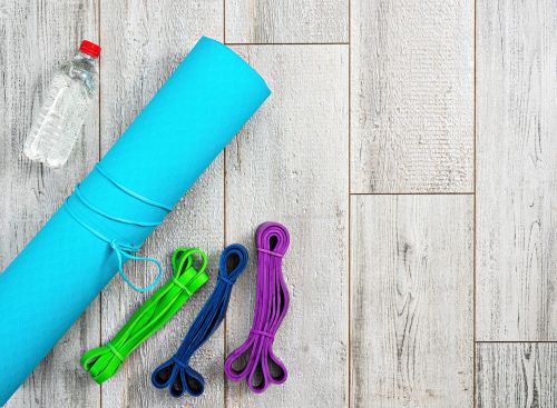 סרטים בצבעים על לבנים